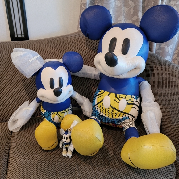 Coach Disney Mickey Mouse X Keith Haring Medium Collectible - Picture 7 of 7